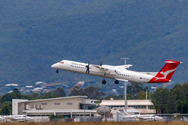 de Havilland Dash 8-400 (VH-LQL)