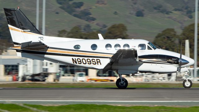 Beechcraft King Air 90 (N909SR) - Landing after her 2 hour flight from Redmond, OR