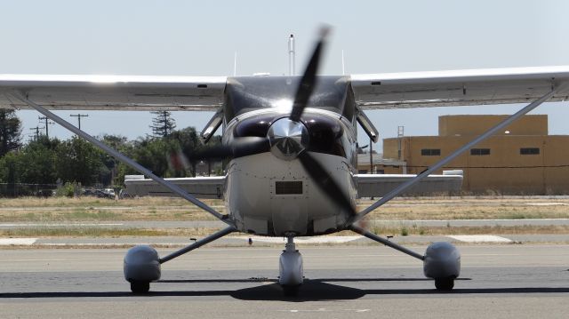 Cessna Skylane (N6193D)