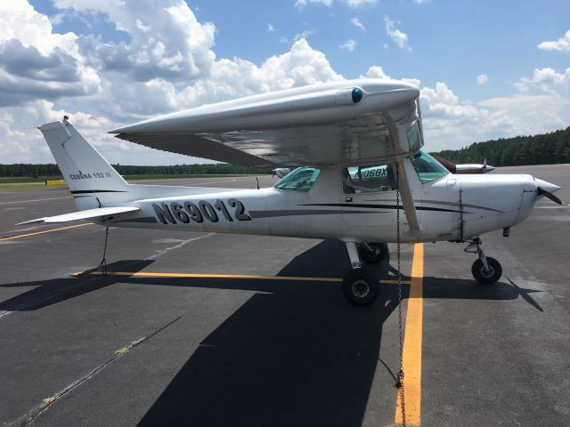 Cessna 152 (N69012) - Flight lesson day at Wings of Carolina Flying Club! In this Cessna 152, N69012. Taken July 2, 2020.