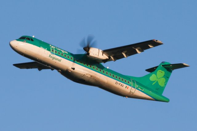 Aerospatiale ATR-72-600 (EI-FAU) - EIN3721 departing to Cork and looking to be in need of a bit of a wash.