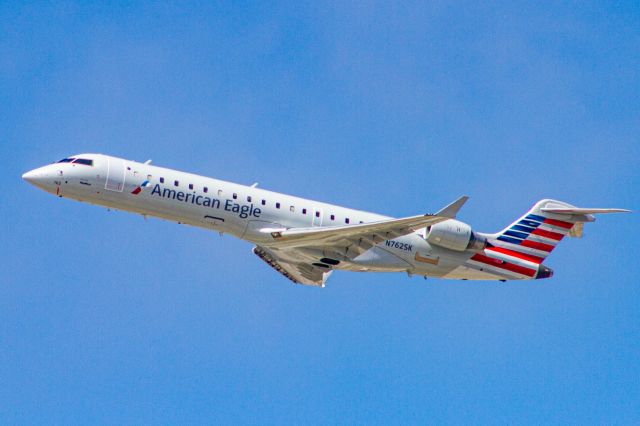 Canadair Regional Jet CRJ-700 (N762SK)