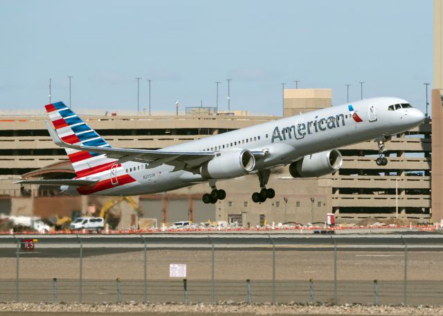 Boeing 757-200 (N205UW)