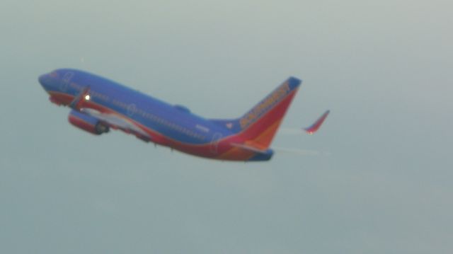 BOEING 737-300 (N643WN)