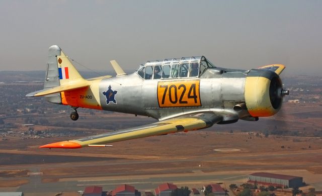 North American T-6 Texan (ZU-AOO)