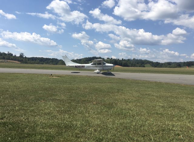 Cessna Skylane (N3026F) - 9-2016
