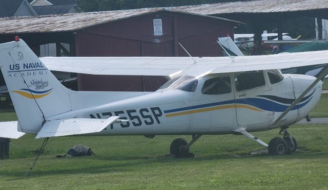 Cessna Skyhawk (N755SP) - U.S. Naval Academy C172S Skyhawk stationary at Annapolis Lee Airport