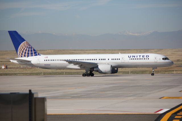 Boeing 757-200 (N539UA)