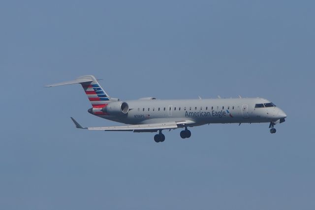 Canadair Regional Jet CRJ-200 (N706PS)