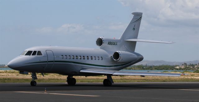 Dassault Falcon 900 (N900EX)