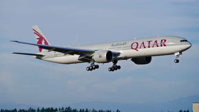 BOEING 777-300 (A7-BEB) - BOE896 on final to Rwy 16R to complete a flight test on 7/17/14. (LN:1218 / cn 43215).
