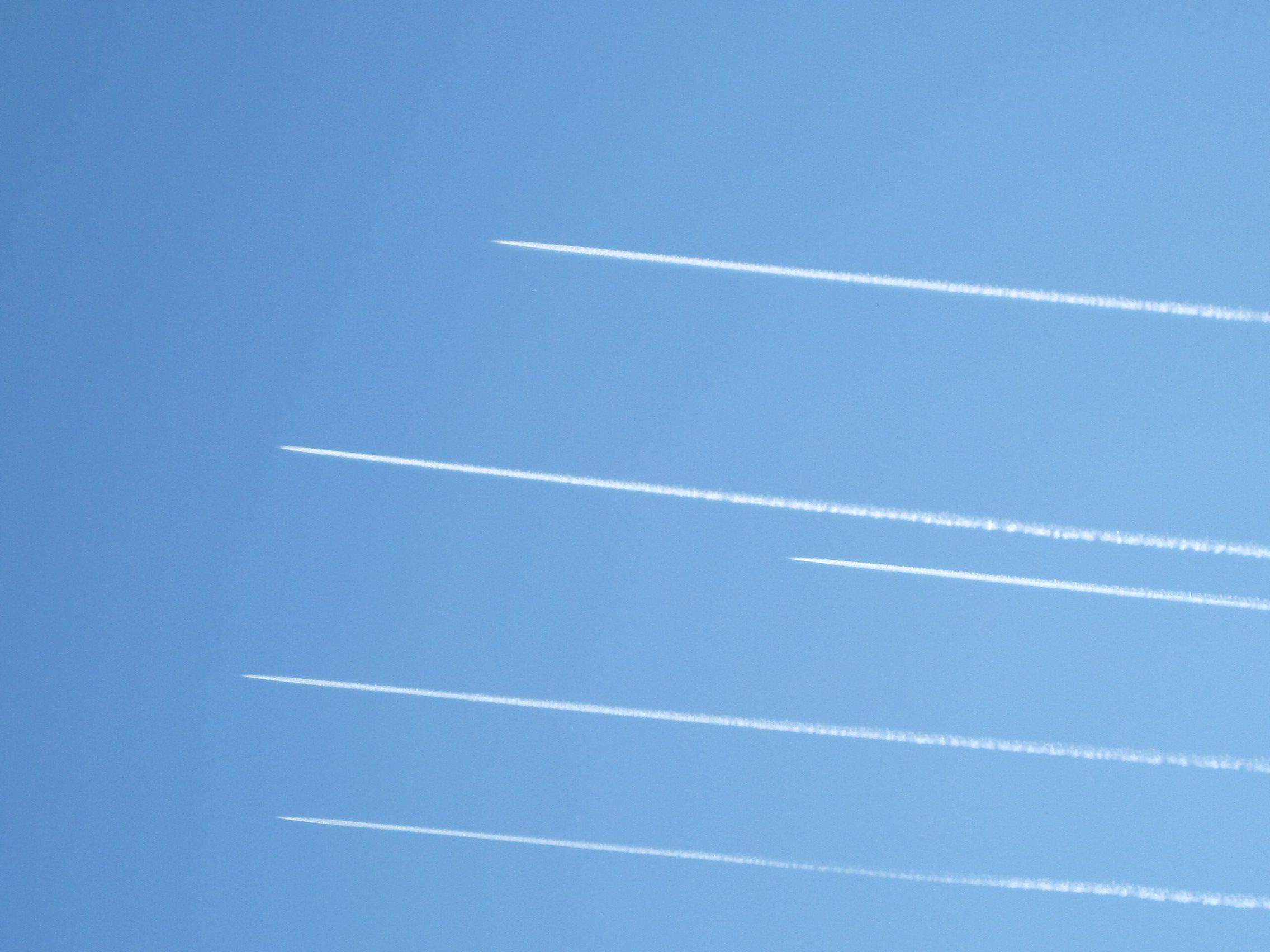 — — - I shot this from Northeastern Tennessee about 3 to 3:30 p.m. I believe, Saturday October 13 2012.  Thought it was an interesting formation, don't know who it was, but interesting nonetheless.