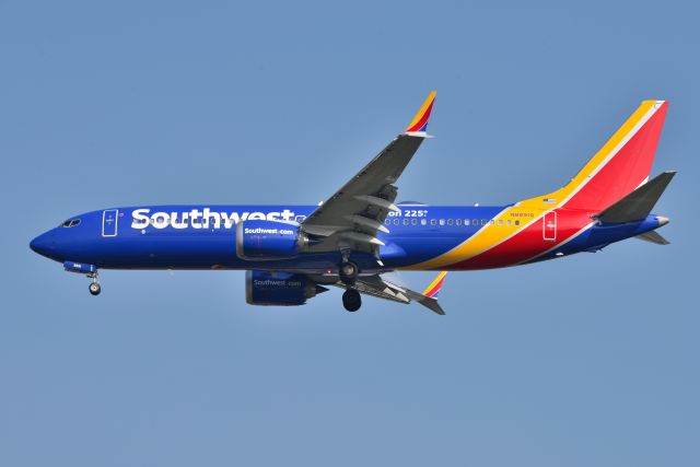 Boeing 737 MAX 8 (N8891Q) - 08-09-23 23-R. First visit of "Destination 225"