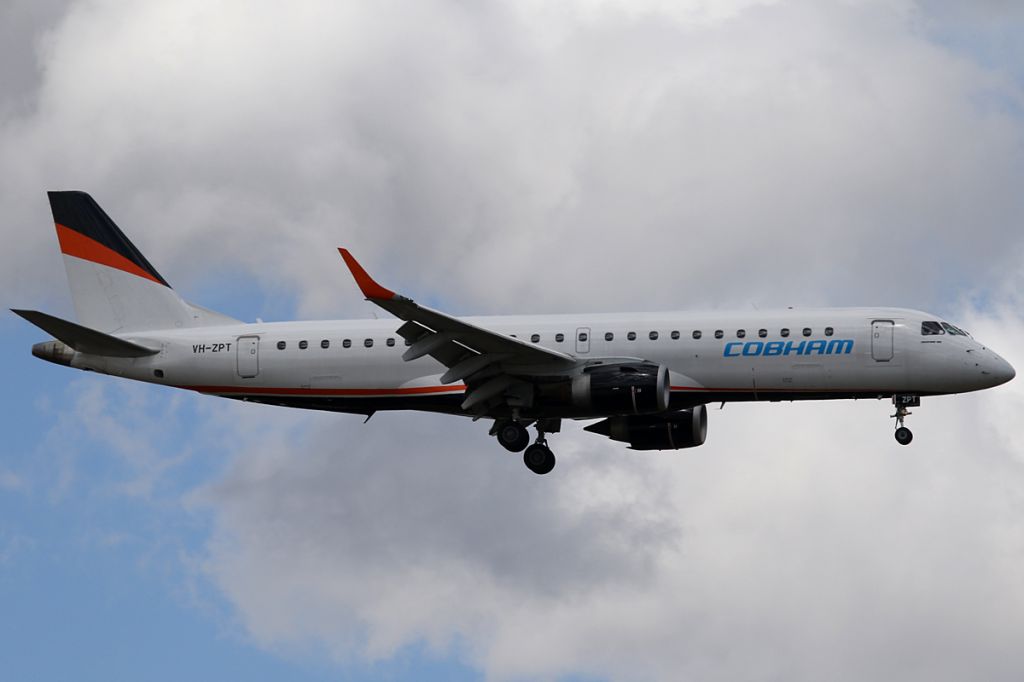 Embraer ERJ-190 (VH-ZPT) - Kalamunda Roadbr /on 16 March 2020