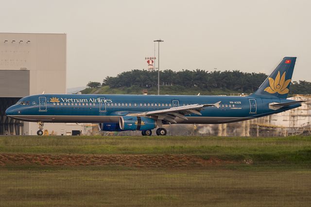 Airbus A321 (VN-A325) - 17th Dec., 2014
