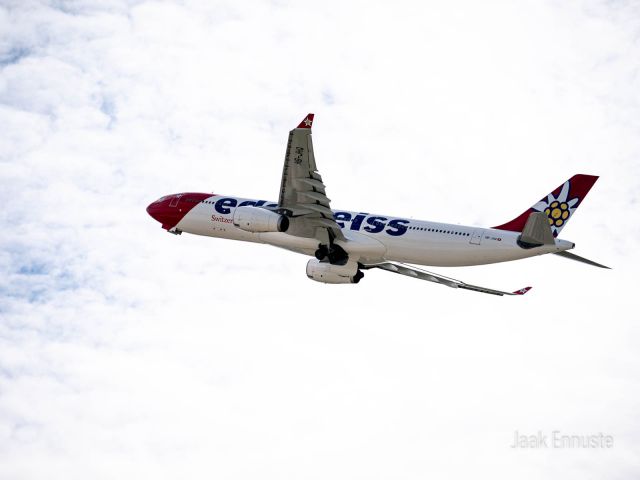 Airbus A330-300 (HB-JHQ)