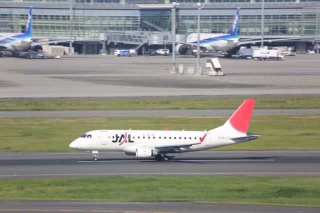 Embraer 170/175 (JA216J)