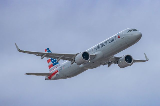 Airbus A321neo (N435AN) - An American Airlines A321 neo performing a go around at PHX on 2/14/23. Taken with a Canon R7 and Canon EF 100-400 II L lens.