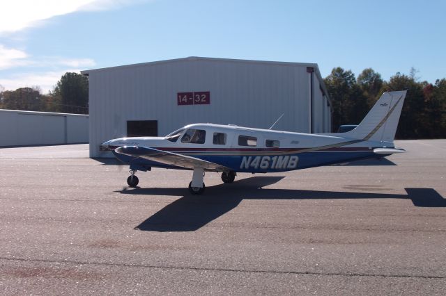 Piper Saratoga (N461MB) - Taxiing to the ramp.