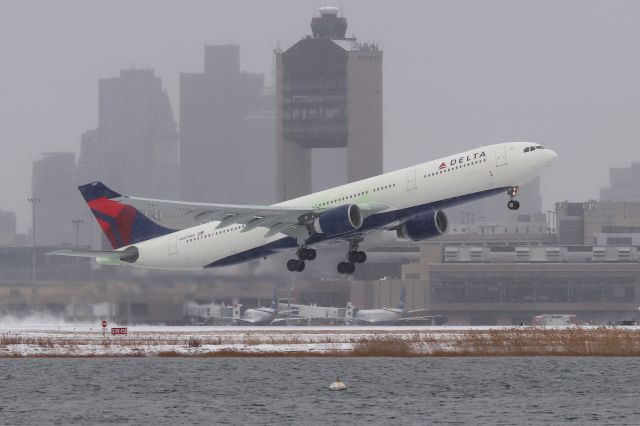 Airbus A330-300 (N807NW) - DL 438 departing to  Daniel K. Inouye International Airport in Honolulu