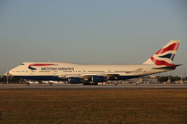 Boeing 747-400 (G-BNLY)