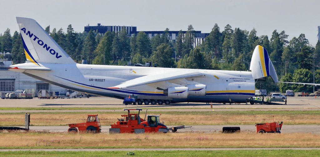 Antonov An-124 Ruslan (UR-82027)