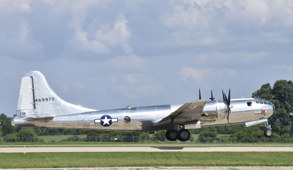 Boeing B-29 Superfortress (N69972) - Airventure 2017