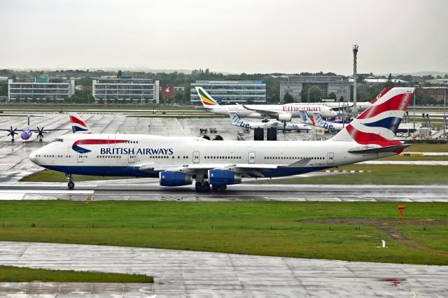 Boeing 747-400 (G-BNLN)