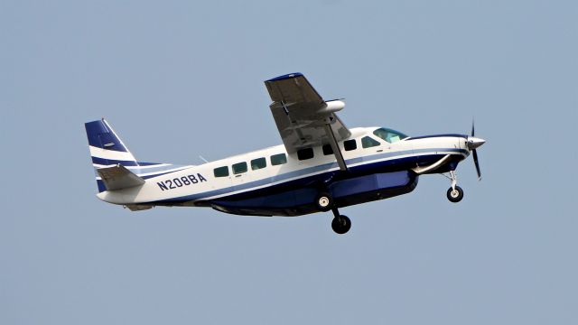 Cessna Caravan (N208BA) - A Cessna 208B Caravan (Ser #208B2027) departs Rwy 16R for a flight to KBFI on 8.16.18.  The aircraft is owned by Boeing and used to ferry test pilots around the Northwest. 