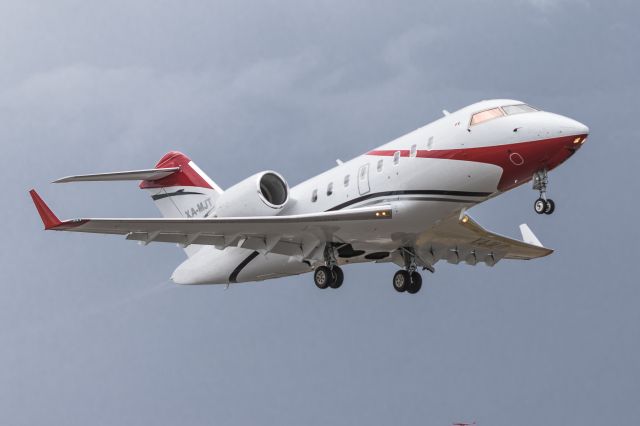 Canadair Challenger (XA-MJT)