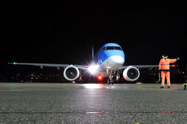 EMBRAER ERJ-190-400 (OO-ETB)