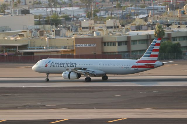 Airbus A321 (N540UW)