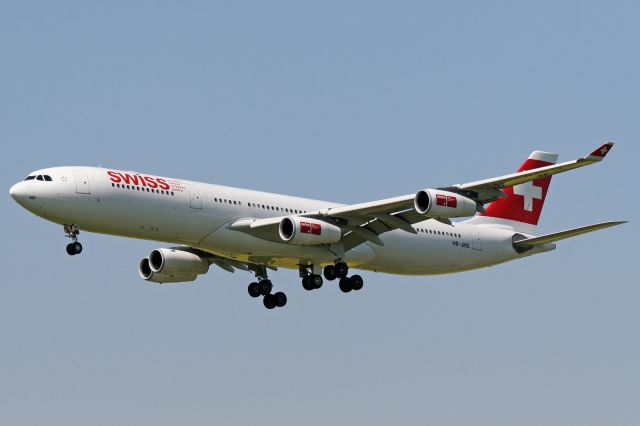 Airbus A340-300 (HB-JMD)