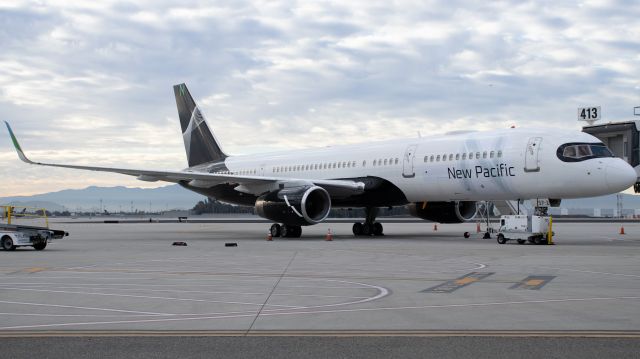 Boeing 757-200 (N627NP) - One of the last New Pacific flights before they switched to an all-charter operation. Glad I was able to catch a ride.