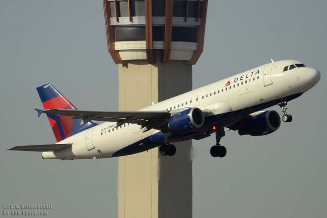 Airbus A320 (N369NW) - Delta Airbus A320-212 N369NW at Phoenix Sky Harbor on December 31, 2015. It first flew as F-WWDO on April 27, 1999. Its construction number is 1011. It was delivered to Northwest Airlines on June 14, 1999. It was transferred to Delta on October 29, 2008. 