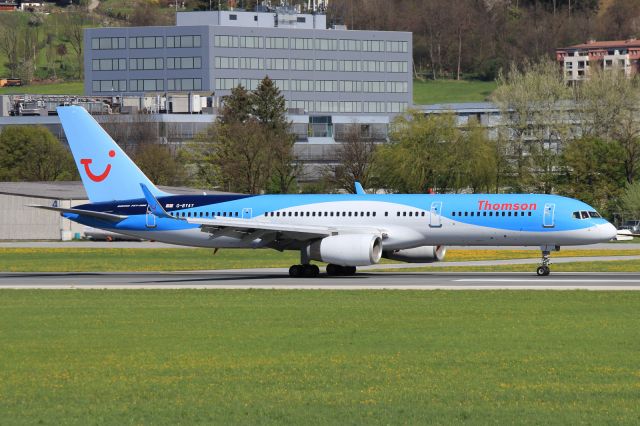 Boeing 757-200 (G-BYAY)