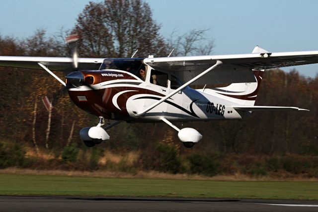 Cessna Skylane RG (OO-LEG)