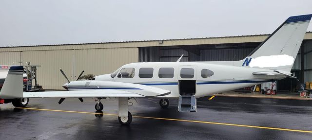 Piper Navajo (N830MC)