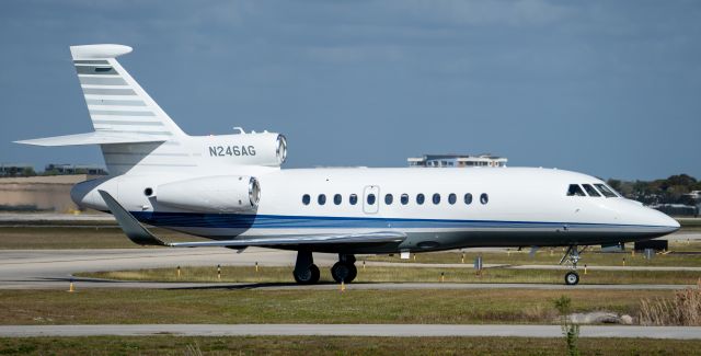 Dassault Falcon 900 (N246AG) - Taxing to parking after landing on runway 23