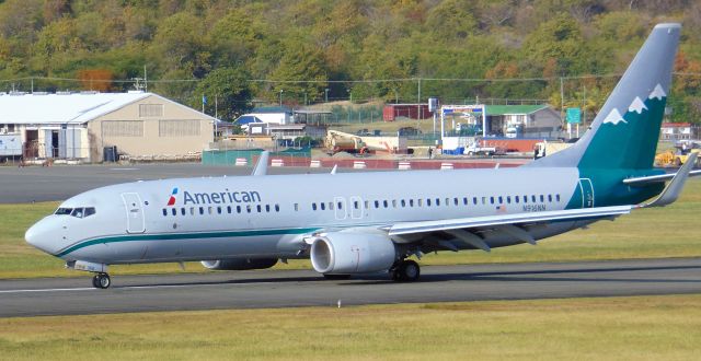 Boeing 737-800 (N916NN)