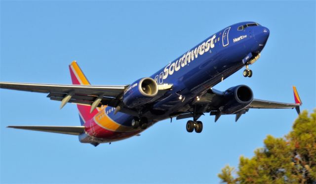 BOEING 737-300 (N642WN) - Approching McCarran RWY 25R - 2017