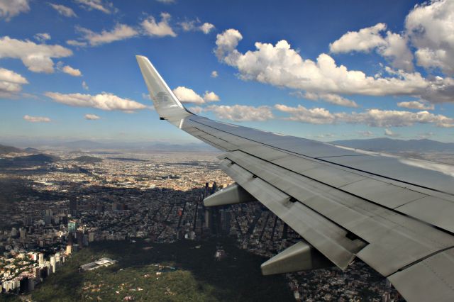 Boeing 737-700 — - Landing in Mexico