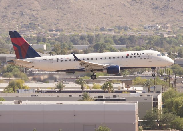 Embraer 170/175 (N635CZ)