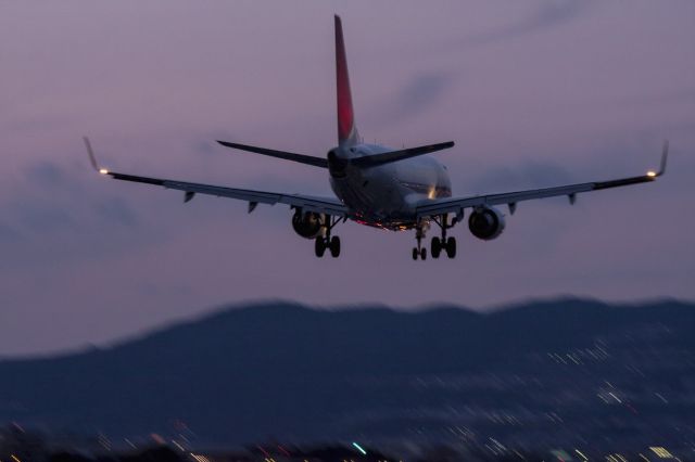 Embraer 170/175 (JA219J)