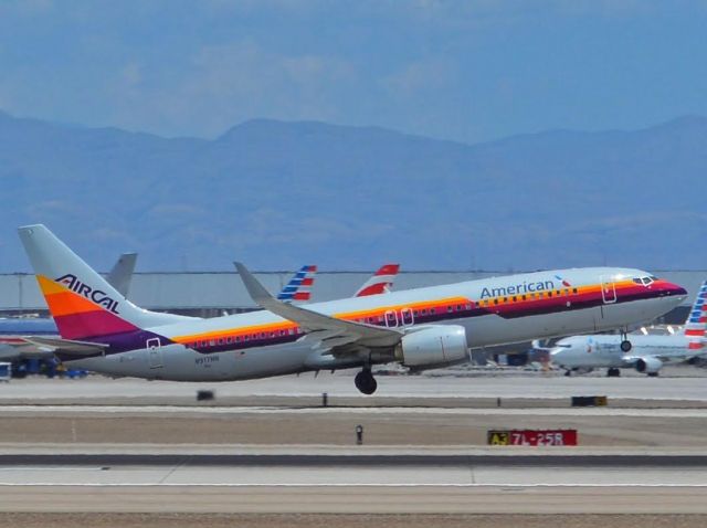 Boeing 737-800 (N917NN)