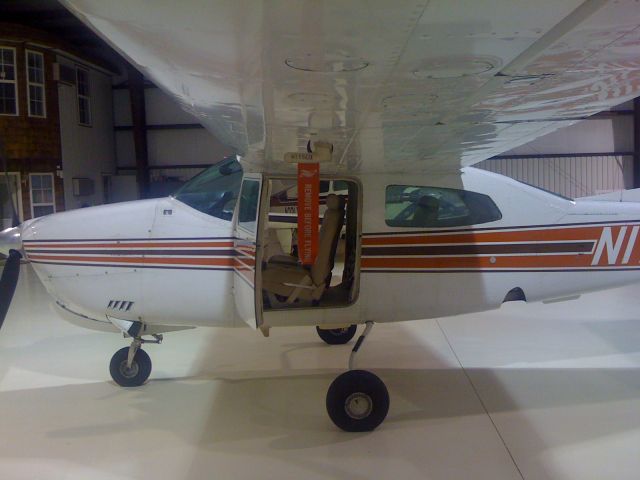 Cessna T210 Turbo Centurion —