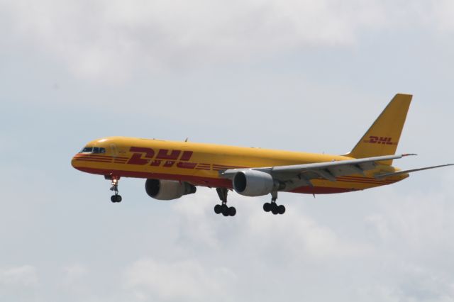 Boeing 757-200 (HP-1810DAE)