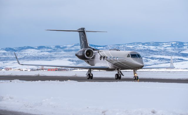 Gulfstream Aerospace Gulfstream IV (N30JE) - Gulfstream GIV taxi at BZNbr /2-5-2023