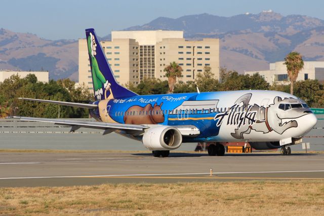 BOEING 737-400 (N705AS)