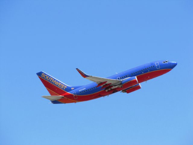 Boeing 737-700 (N203WN)